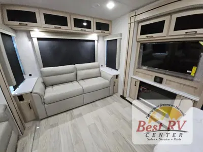 2025 Winnebago Industries Towables Voyage photo 36