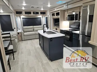 2025 Winnebago Industries Towables Voyage photo 8