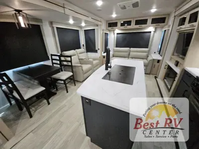2025 Winnebago Industries Towables Voyage photo 25