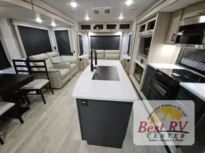 2025 Winnebago Industries Towables Voyage photo 24