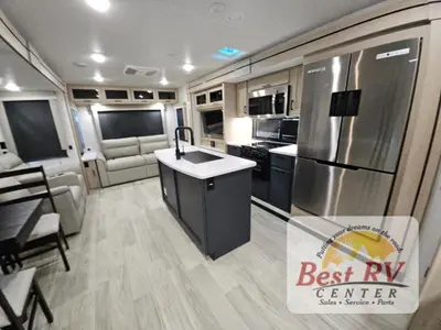 2025 Winnebago Industries Towables Voyage photo 11