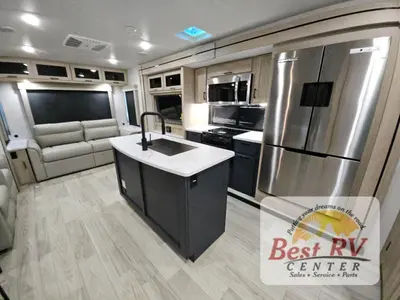 2025 Winnebago Industries Towables Voyage photo 13
