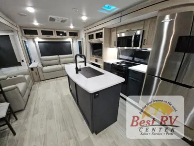 2025 Winnebago Industries Towables Voyage photo 21