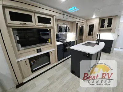 2025 Winnebago Industries Towables Voyage photo 39