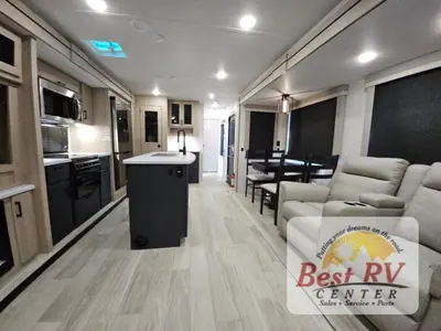 2025 Winnebago Industries Towables Voyage photo 43
