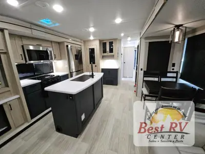 2025 Winnebago Industries Towables Voyage photo 49