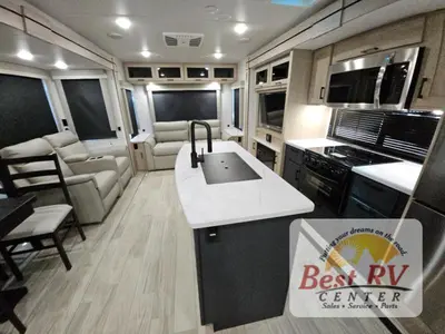 2025 Winnebago Industries Towables Voyage photo 22