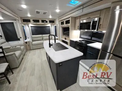 2025 Winnebago Industries Towables Voyage photo 20