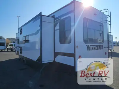 2025 Winnebago Industries Towables Voyage photo 5