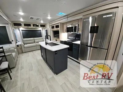 2025 Winnebago Industries Towables Voyage photo 12