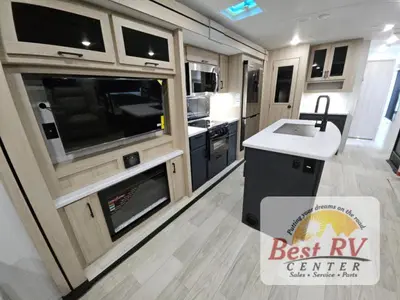 2025 Winnebago Industries Towables Voyage photo 40
