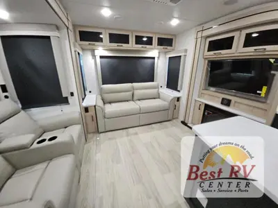 2025 Winnebago Industries Towables Voyage photo 35