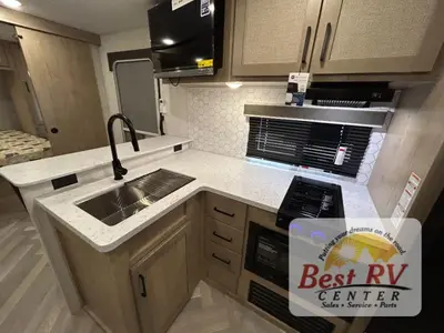 2026 Ember RV E-Series photo 32