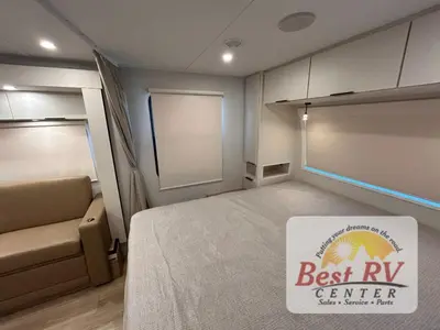 2026 Winnebago Thrive photo 43