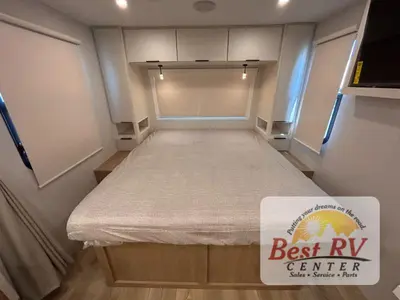 2026 Winnebago Thrive photo 34