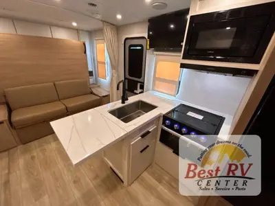 2026 Winnebago Thrive photo 32