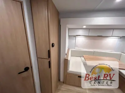 2026 Winnebago Thrive photo 42