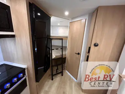 2026 Winnebago Thrive photo 39