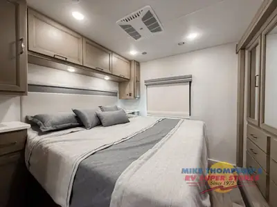 2026 Thor Motor Coach Hurricane photo 27