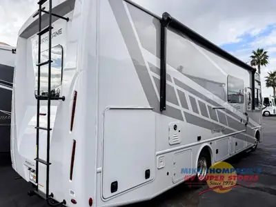 2026 Thor Motor Coach Hurricane photo 5