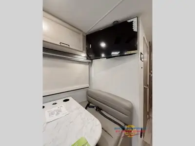 2026 Thor Motor Coach Hurricane photo 19