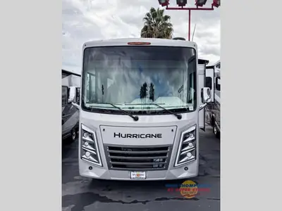 2026 Thor Motor Coach Hurricane photo 2