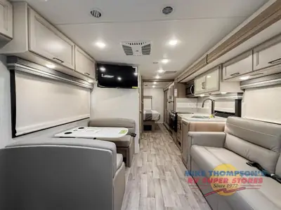 2026 Thor Motor Coach Hurricane photo 14