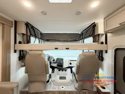 2026 Thor Motor Coach Hurricane photo 12