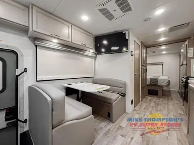 2026 Thor Motor Coach Hurricane photo 17