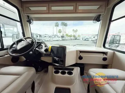 2026 Thor Motor Coach Hurricane photo 8