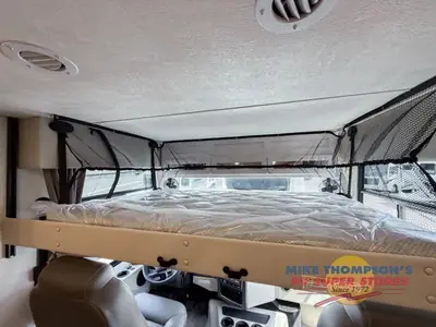 2026 Thor Motor Coach Hurricane photo 14