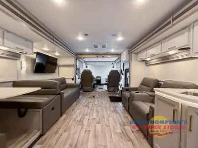 2026 Thor Motor Coach Hurricane photo 30