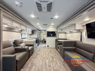 2026 Thor Motor Coach Hurricane photo 15
