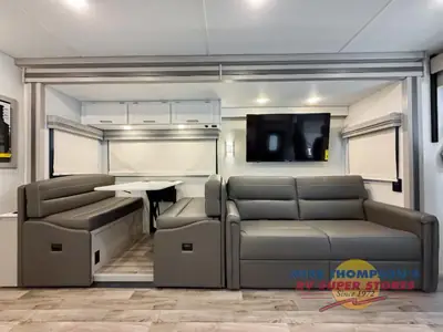 2026 Thor Motor Coach Hurricane photo 16