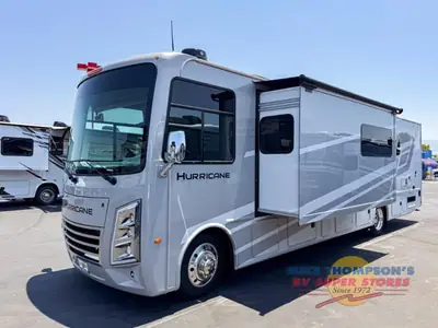 2026 Thor Motor Coach Hurricane photo 3