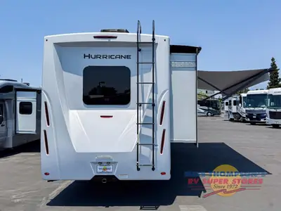2026 Thor Motor Coach Hurricane photo 5