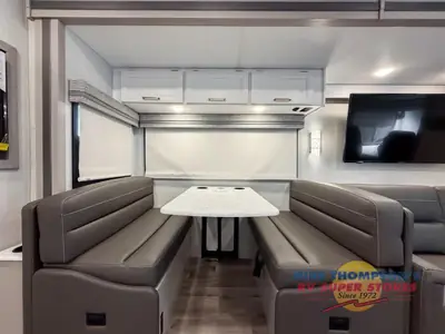 2026 Thor Motor Coach Hurricane photo 18