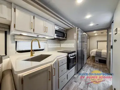 2026 Thor Motor Coach Hurricane photo 22