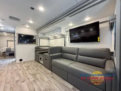 2026 Thor Motor Coach Hurricane photo 17