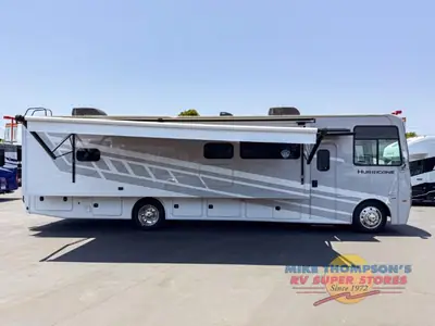 2026 Thor Motor Coach Hurricane photo 7