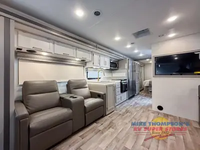 2026 Thor Motor Coach Hurricane photo 20