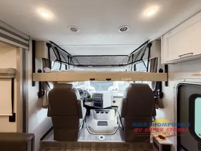 2026 Thor Motor Coach Hurricane photo 13