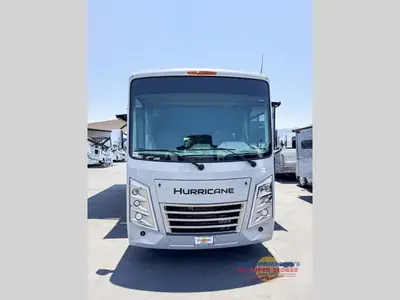 2026 Thor Motor Coach Hurricane photo 2
