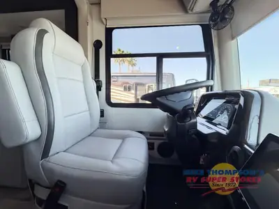 2026 Thor Motor Coach Palazzo GT photo 8