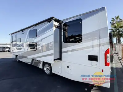 2026 Thor Motor Coach Palazzo GT photo 5