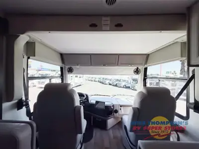 2026 Thor Motor Coach Palazzo GT photo 10