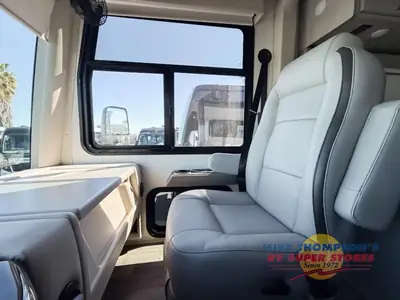 2026 Thor Motor Coach Palazzo GT photo 9