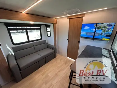 2026 Keystone RV Reign photo 9