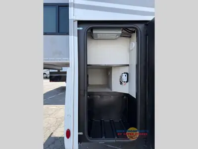 2026 Thor Motor Coach Tiburon Sprinter photo 30