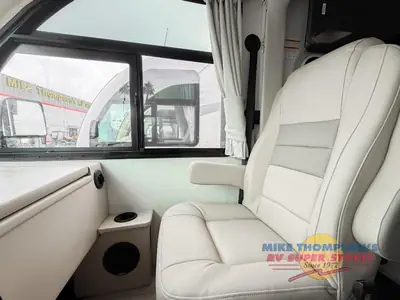 2026 Thor Motor Coach Vegas photo 10